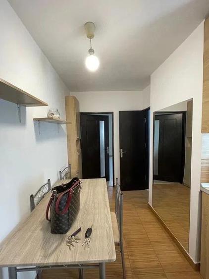 Apartament 1 camera decomandat etaj 3 langa Spitalul Judetean amenajat bloc izolat - 2