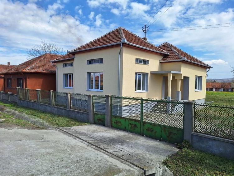 Casa de vanzare in Strei, localitatea Calan - 1