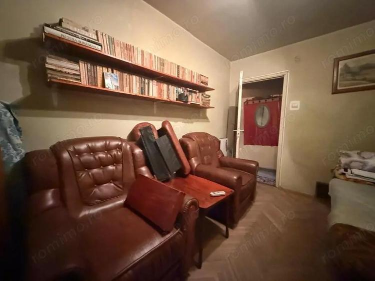 Vintage apartament 4 camere, B-dul Bucure?ti / Regele Mihai,decomandat etaj 2 - 1