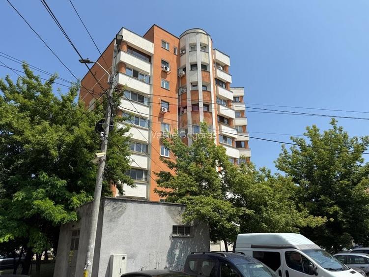 Apartament cu 3 camere decomandat în 9 Mai Apartament cu 3 camere decomandat în 9 Mai