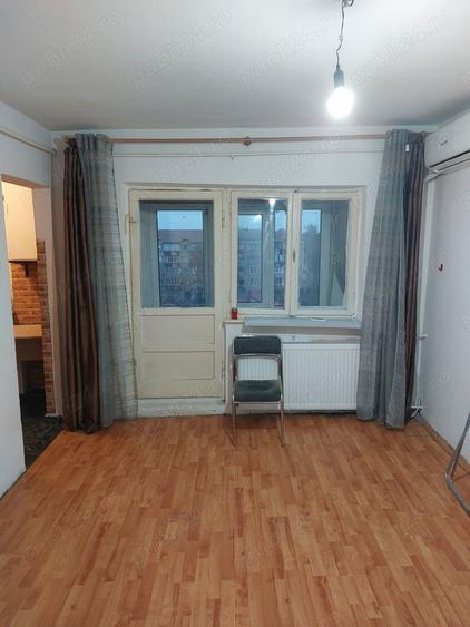 Proprietar Apr 1 Camera - 4