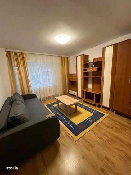 Garsonieră decomandată în Central