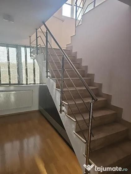 Apartament cu 4 camere decomandat în Dristor
