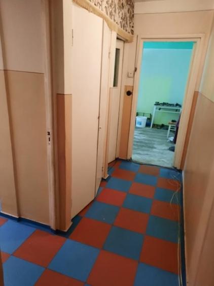 Apartament 2 camere nedecomandate , etj 1 - 3