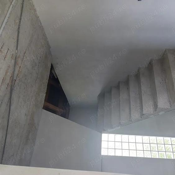 Vand casa ,in Unirea - 8