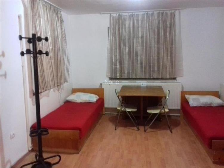 Apartament cu 2 camere semidecomandat, mobilat în Plopilor Apartament cu 2 camere semidecomandat, mobilat în Plopilor