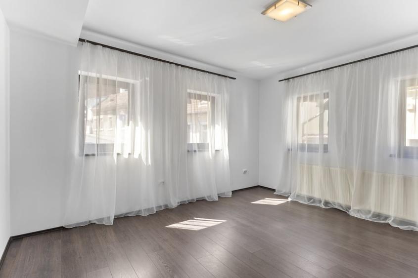 Casa cocheta intr-un cartier cu farmec istoric,  constructie 2015 - 8