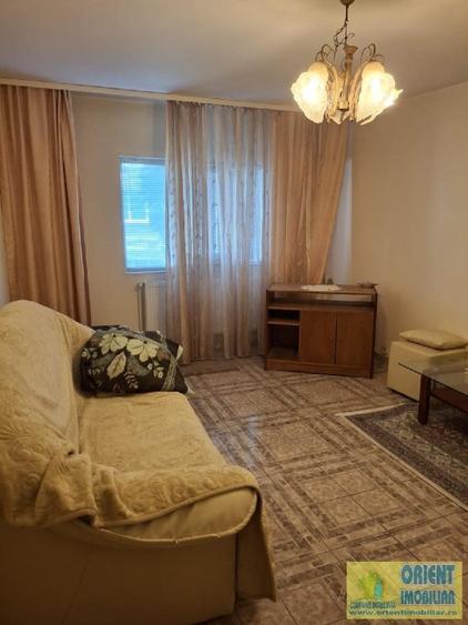 FAR, de vanzare 3 camere, decomandat, etaj 1, gaze - 2