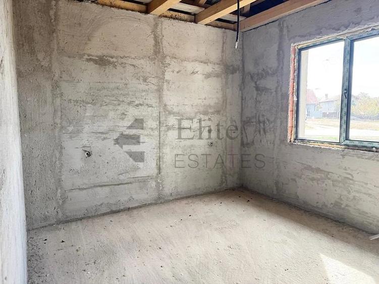 Casă cu Teren 687 Mp în Central