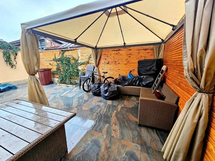 De vanzare - Casa 2 camere, renovata - singur in curte -Piata Centrala - 1