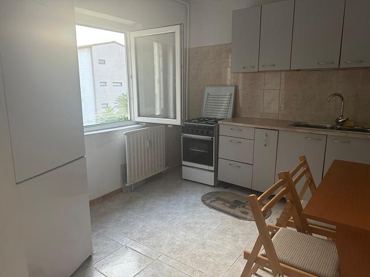 Lujerului- Dreptății - metrou -garsonieră 42 mp cu balcon închis, AC, mobilată - 2