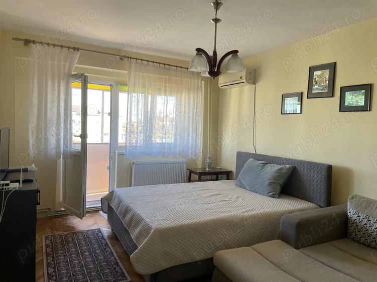 Proprietar inchiriez apt. 1 camera B-dul Coposu - 1