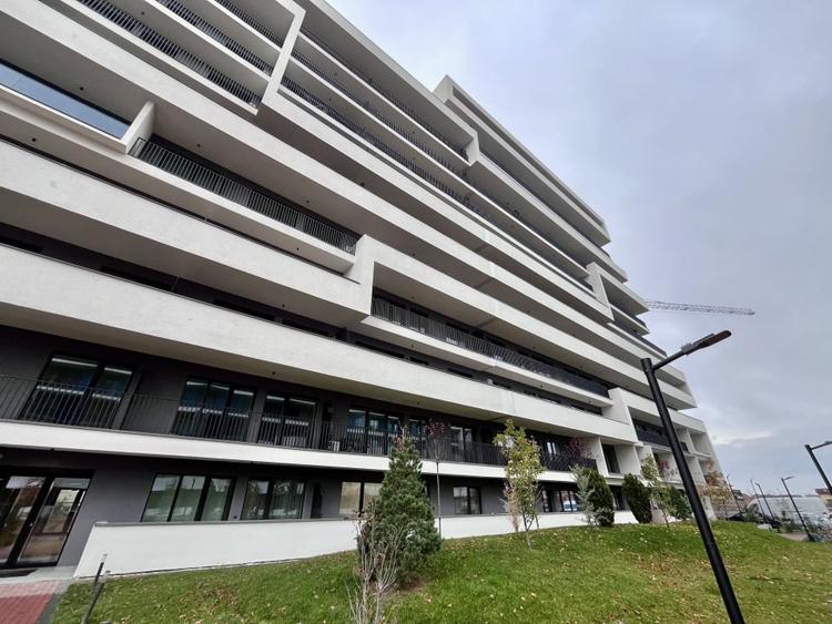 Apartament cu 3 camere in Tractorul - 1