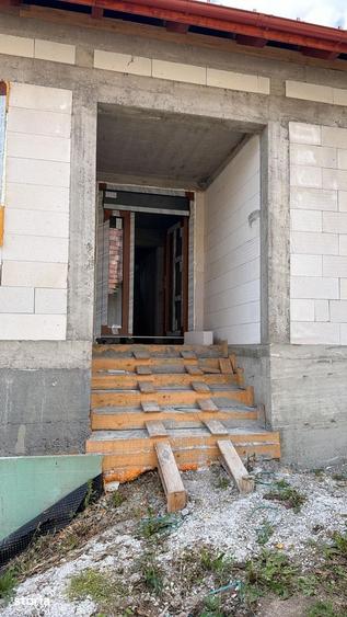 Casă cu 5 camere cu Teren 4200 Mp în Sâncraiu