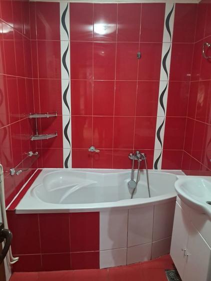 Inchiriez apartament 2 camere, Bd. Independentei, langa Finante. - 1