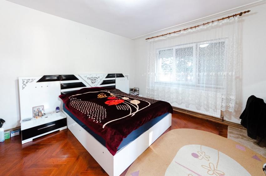 Casa cu 3 camere si 785 mp teren, zona Micalaca, Arad - 3