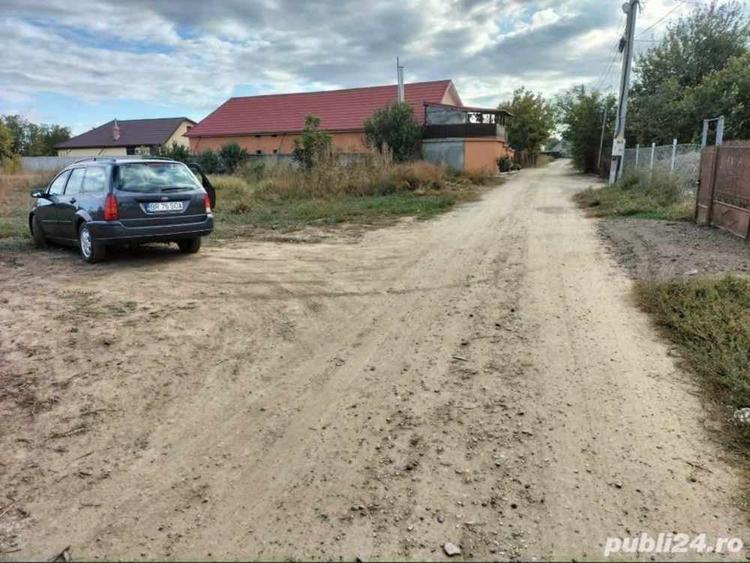 Teren de 2500 mp, în Cazasu