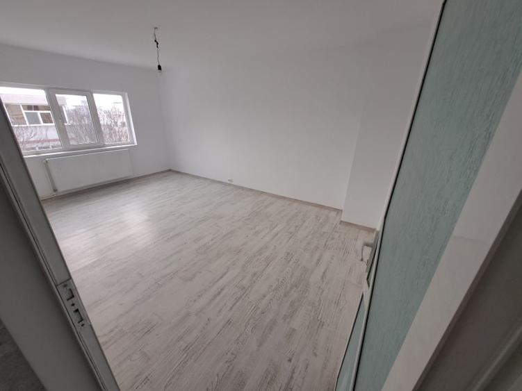 Direct Proprietar - Apartament 2 camere cu 2 balcoane - Renovat - 4