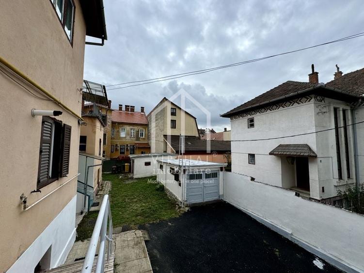 Apartament si spatiu comercial in zona centrala, 150mp utili, garaj - 1