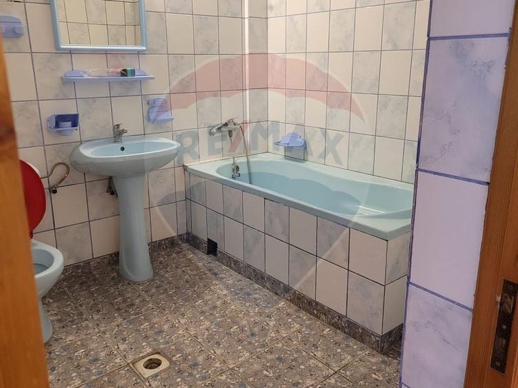 VILĂ MIXTĂ DE VÂNZARE – STRADA 1 DECEMBRIE 1918 - 16