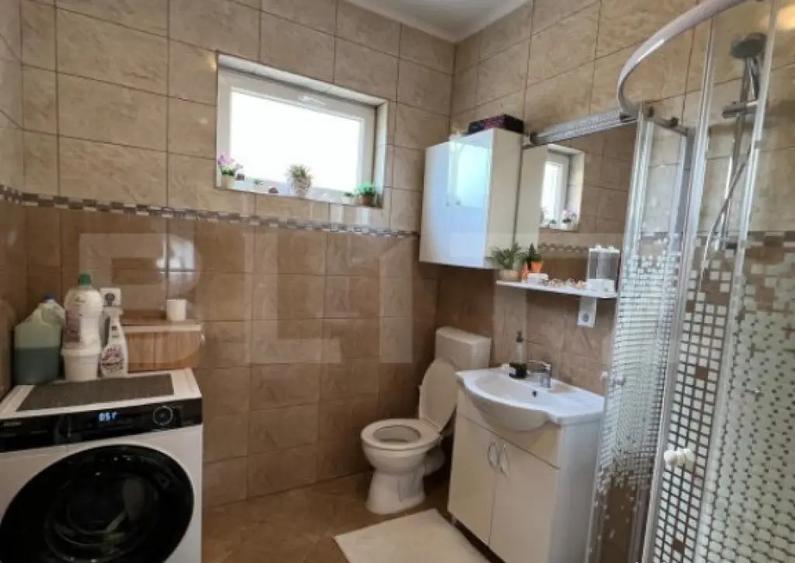 Casa, de vanzare, cu 4 dormitoare + garsoniera, 266 mp util - 16