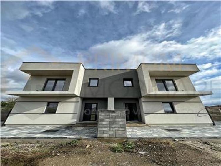 Duplex superb - compartimentare excelenta - personalizare interioara - toate uti - 1