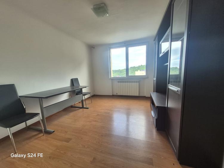 APARTAMENT 3 CAMERE – ZONA CENTRU – PRIVELIȘTE PANORAMICĂ SPRE MUNTE - 3