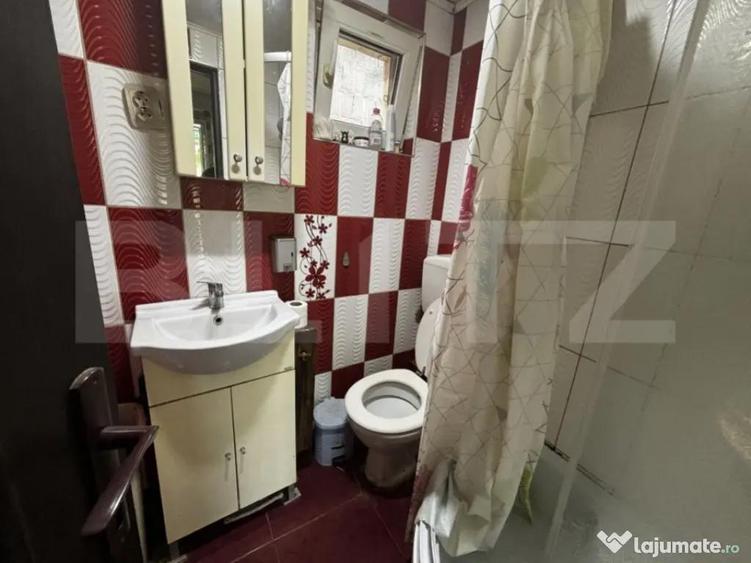 Casa de vanzare, cu 3 camere, 74 mp utili, zona Lucian Blaga - 2