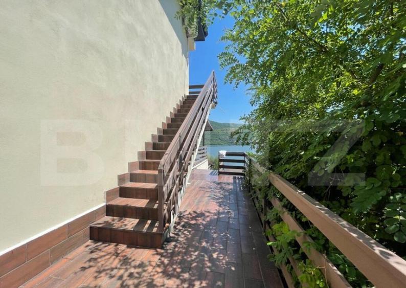 Pensiune 360 mp utili, teren 600 mp, Dubova - 6