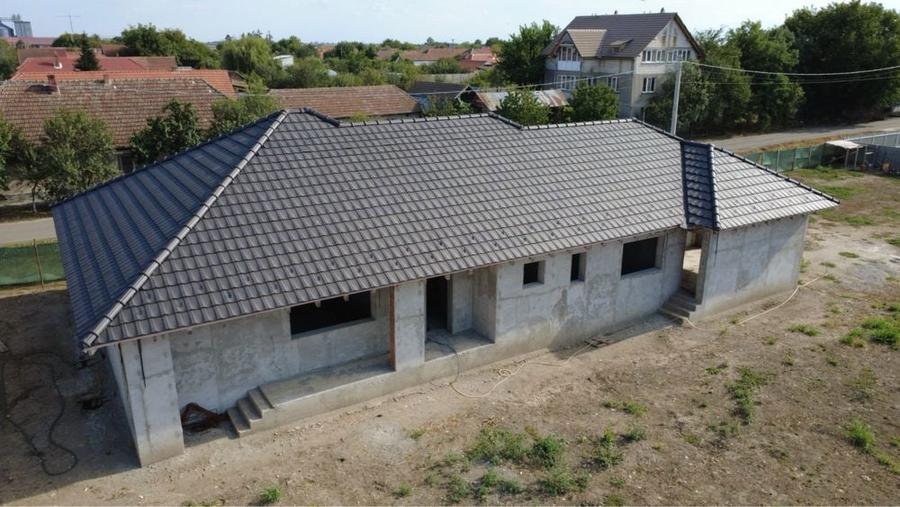 Peciu Nou Casa individuala pe parter, teren 950 mp, racordata la apa, gaz si curent - 1