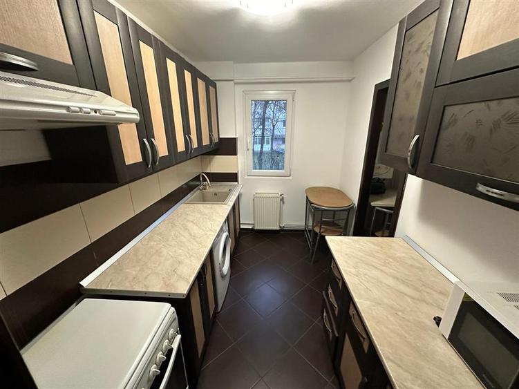 Apartament 2 camere Podu Roș, etaj 1 - Palas la 10 min, 475EUR - 2