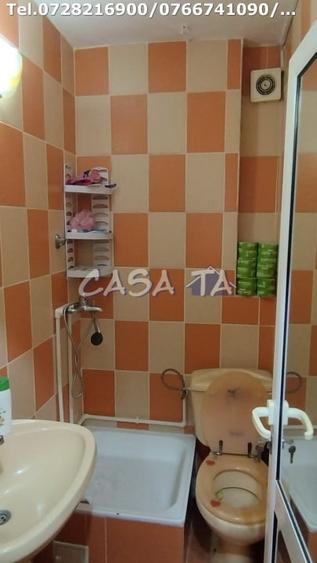 Apartament 3 camere, situat in Rovinari , Str. Plopilor - 8