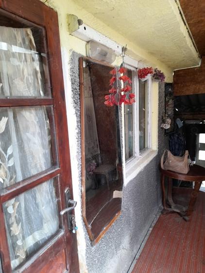 Casă cu 3 camere în Pucioasa