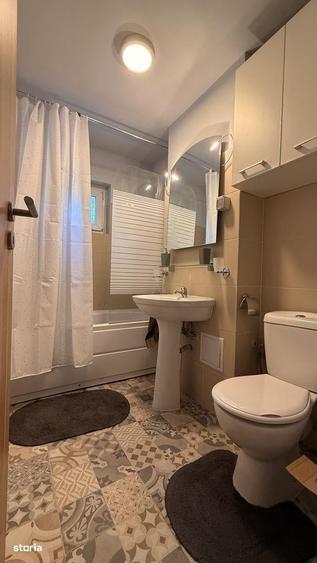 Apartament cu 3 camere semidecomandat în Aviației