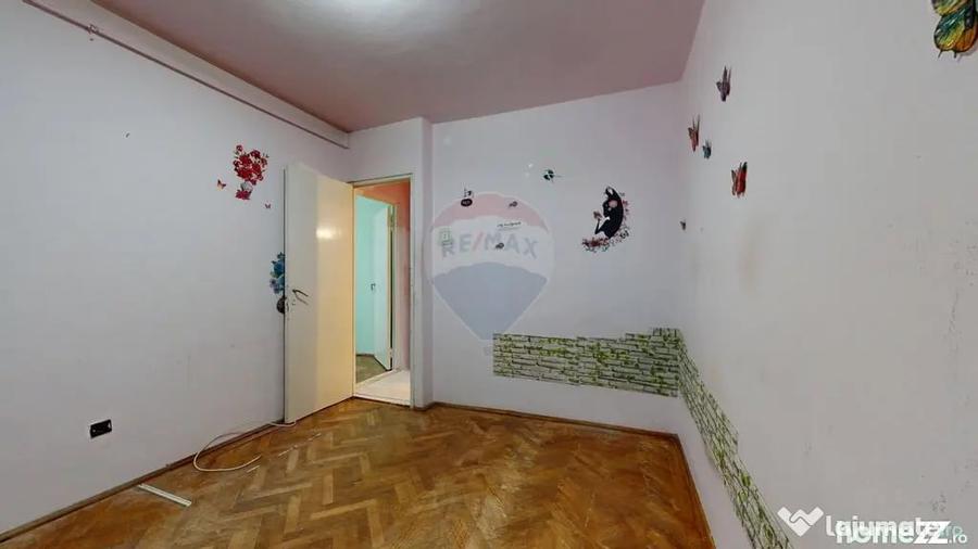 Apartament cu 3 camere semidecomandat în Electroprecizia