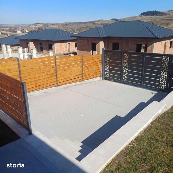 Casă cu 4 camere cu Teren 500 Mp în Baciu