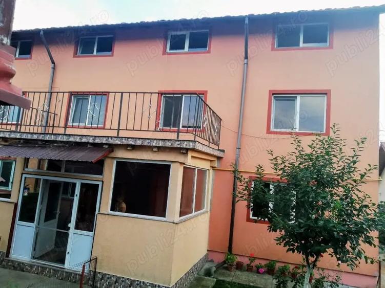 Casă cu Teren 700 Mp în Central