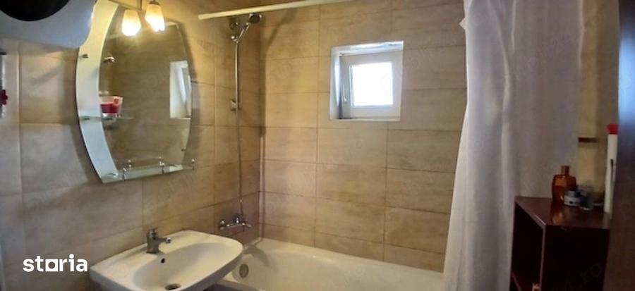 Apartament cu 3 camere semidecomandat, mobilat în Gara de Nord