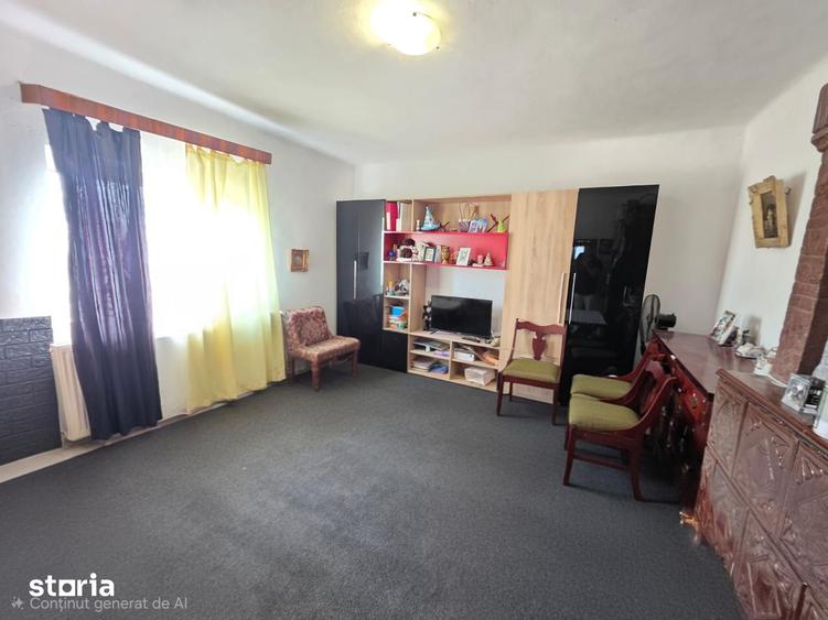 Casă cu 3 camere cu Teren 490 Mp în Central