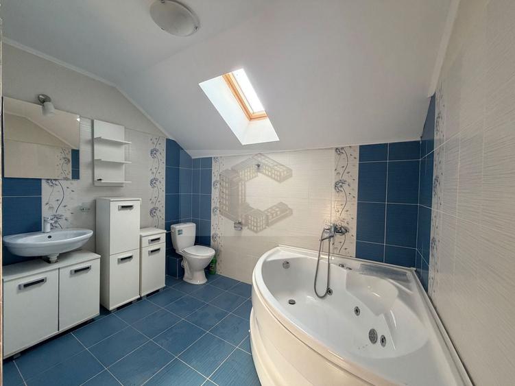 Duplex cu 4 camere cu Canalizare în Dumbrăvița