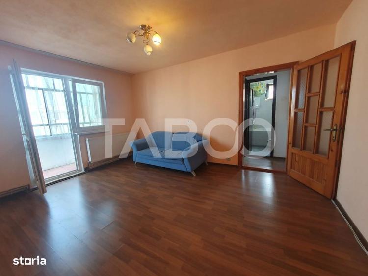 Apartament cu 2 camere semidecomandat, mobilat în Central