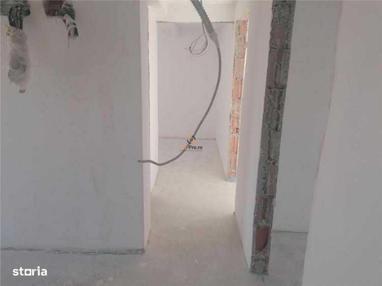 Casă cu 4 camere în Sânandrei