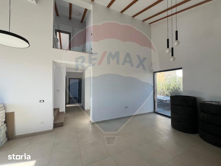 Casă cu 5 camere cu Teren 450 Mp în Nord