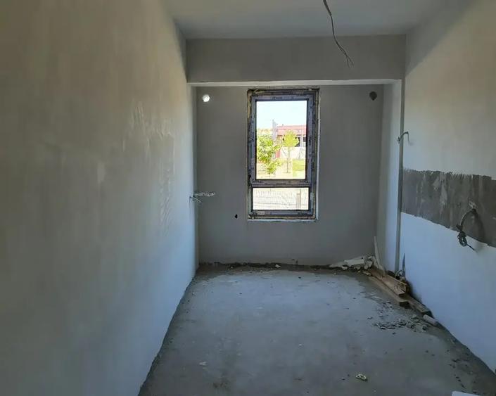Apartament cu 2 camere decomandat în Titan