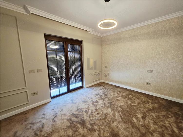 Casă cu Teren 300 Mp în Ghiroda