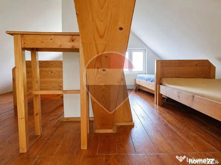 Casă cu 4 camere cu Teren 930 Mp în Vale