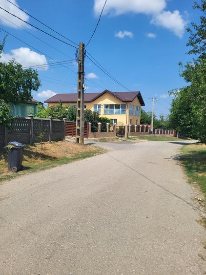 Teren Construcții intravilan de 2400 mp, în Călugăreni