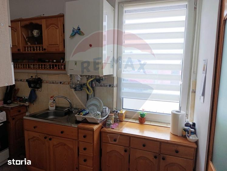 Casă cu 5 camere cu Teren 343 Mp în Central
