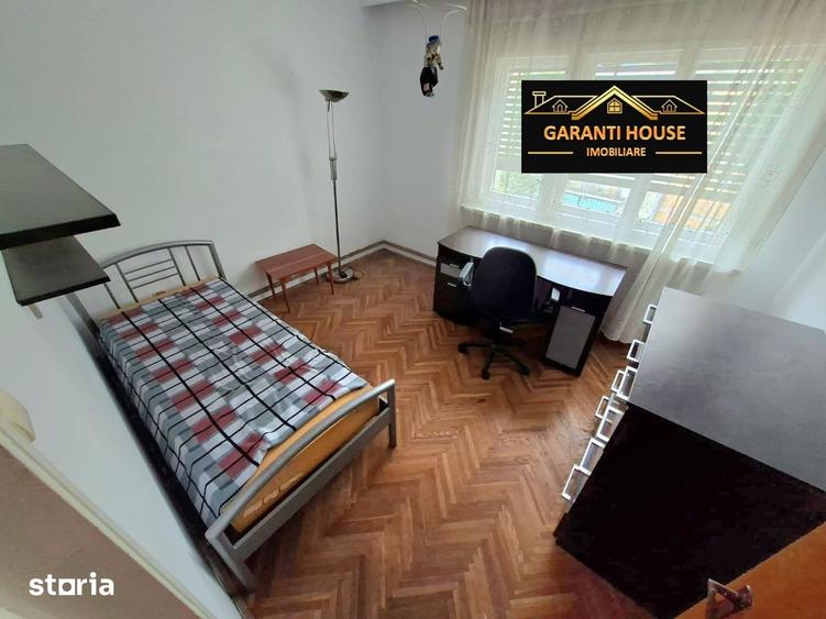 Apartament cu 3 camere decomandat în Săsar