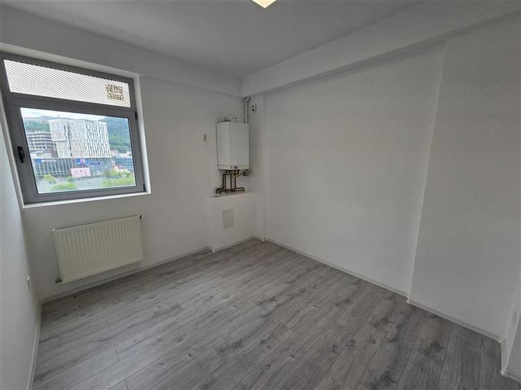 Apartament 4 camere Centrul Civic pretabil co-working hub - 12